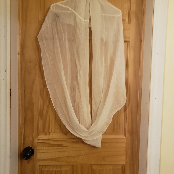 Shawl - Picture 1 of 2